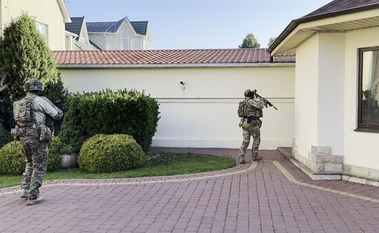 Russia Officials Embezzlement Detention