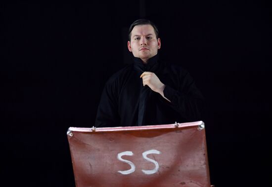 Russia Theatre Starling Paradox