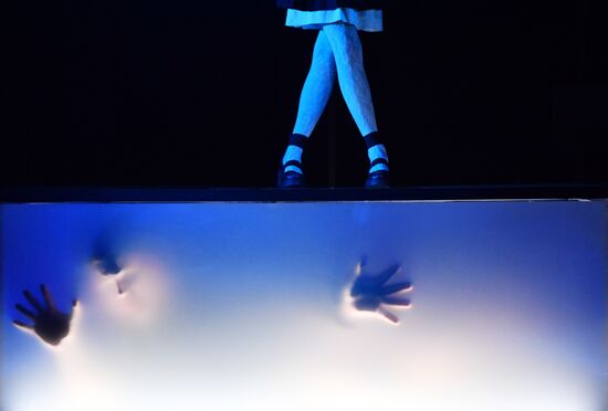 Russia Theatre Starling Paradox