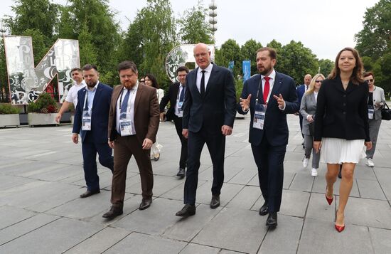 RUSSIA EXPO. Dmitry Chernyshenko visits festival exhibition