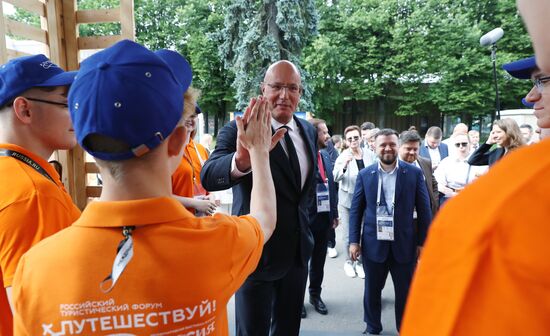 RUSSIA EXPO. Dmitry Chernyshenko visits festival exhibition