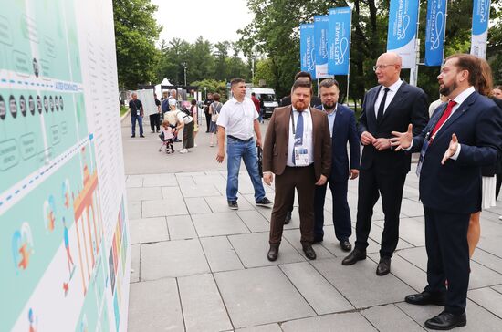 RUSSIA EXPO. Dmitry Chernyshenko visits festival exhibition