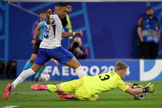 Russia Soccer Euro 2024 Austria - France