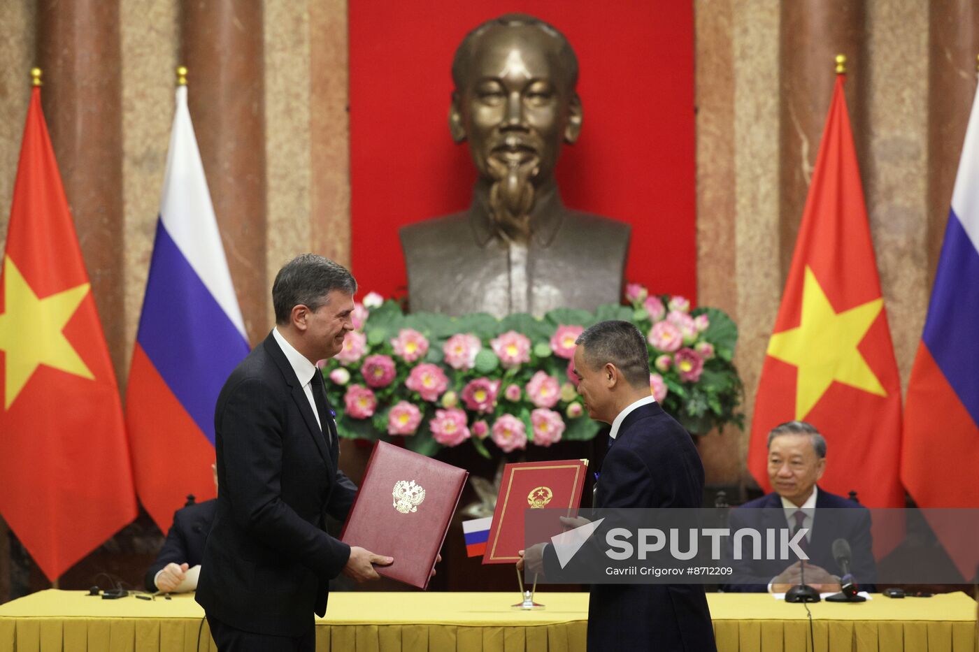 Vietnam Russia