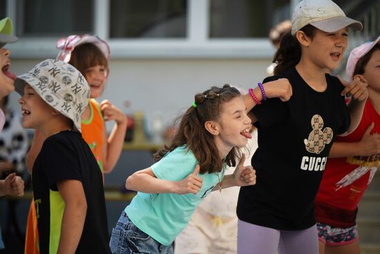 Russia DPR Children's Rest