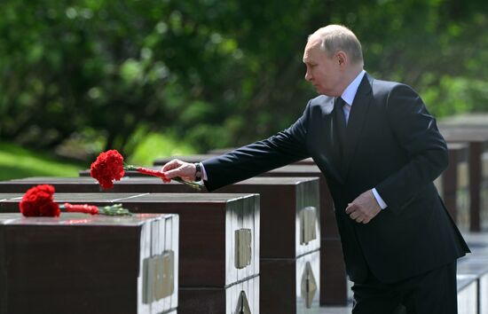 Russia Putin WWII Memory and Sorrow Day
