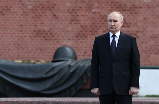 Russia Putin WWII Memory and Sorrow Day