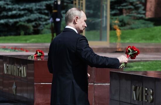Russia Putin WWII Memory and Sorrow Day
