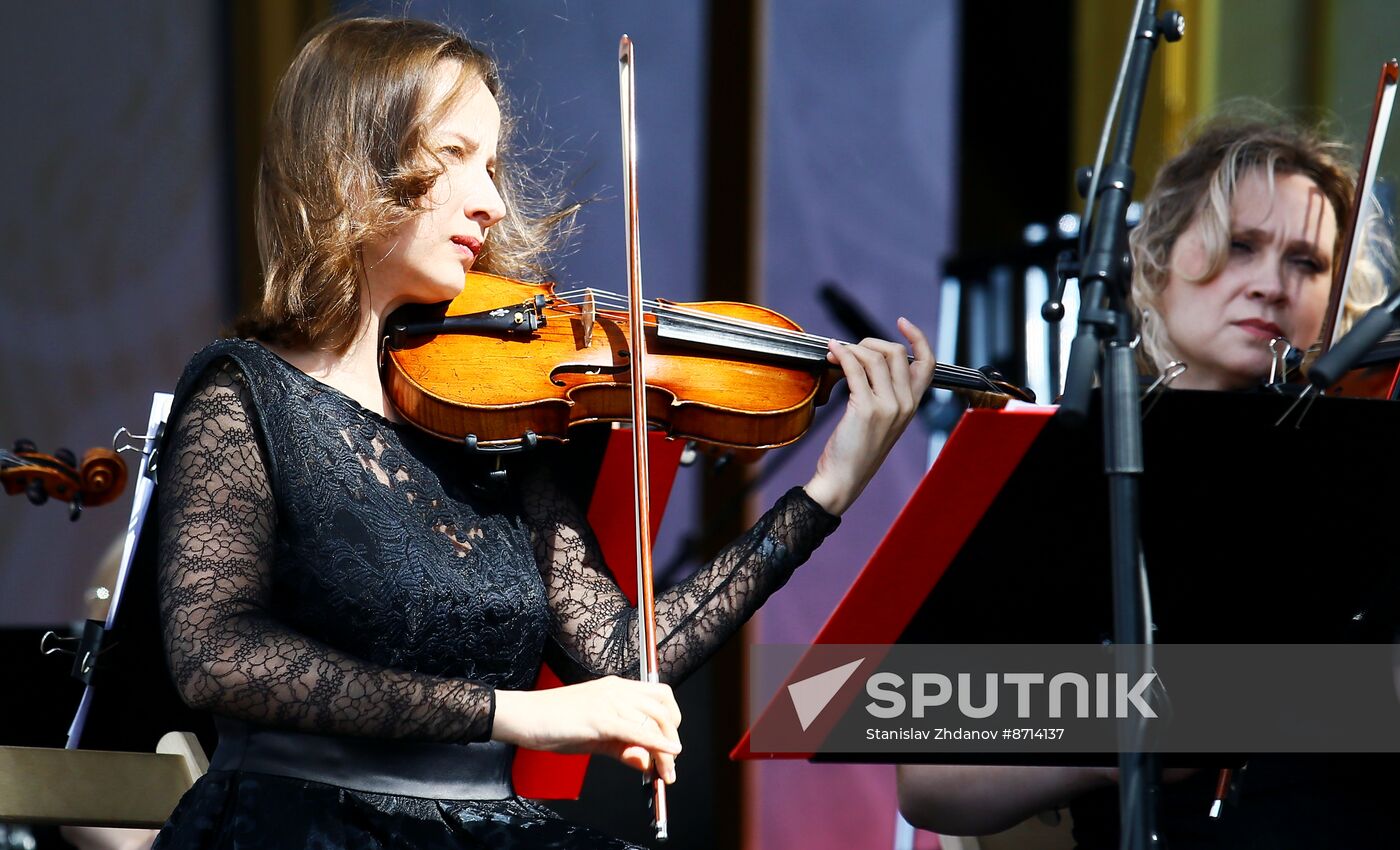 RUSSIA EXPO. Requiem: Eternal Glory to the Heroes musical and poetic composition