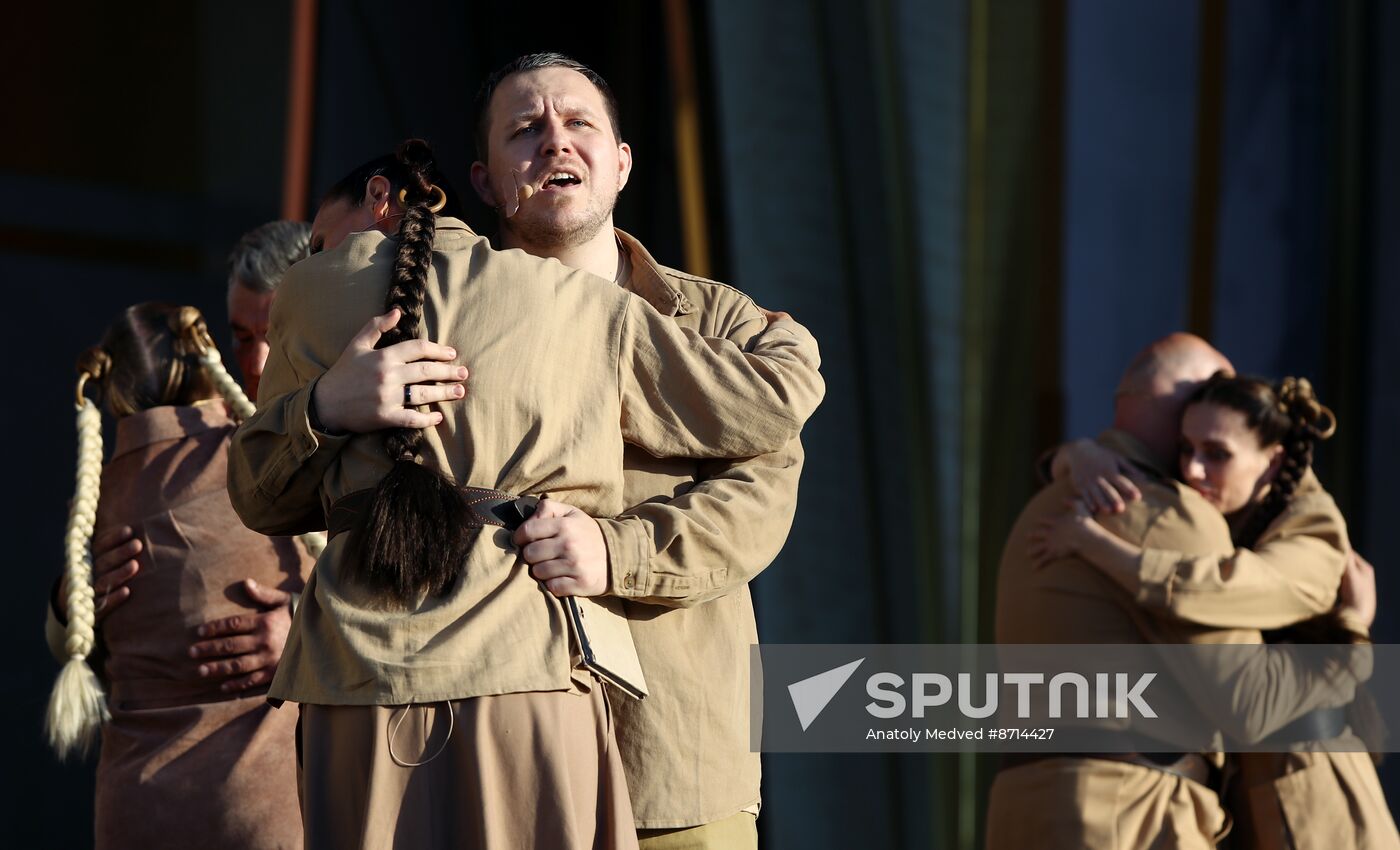 RUSSIA EXPO. The Fate of a Man: First Spring performance