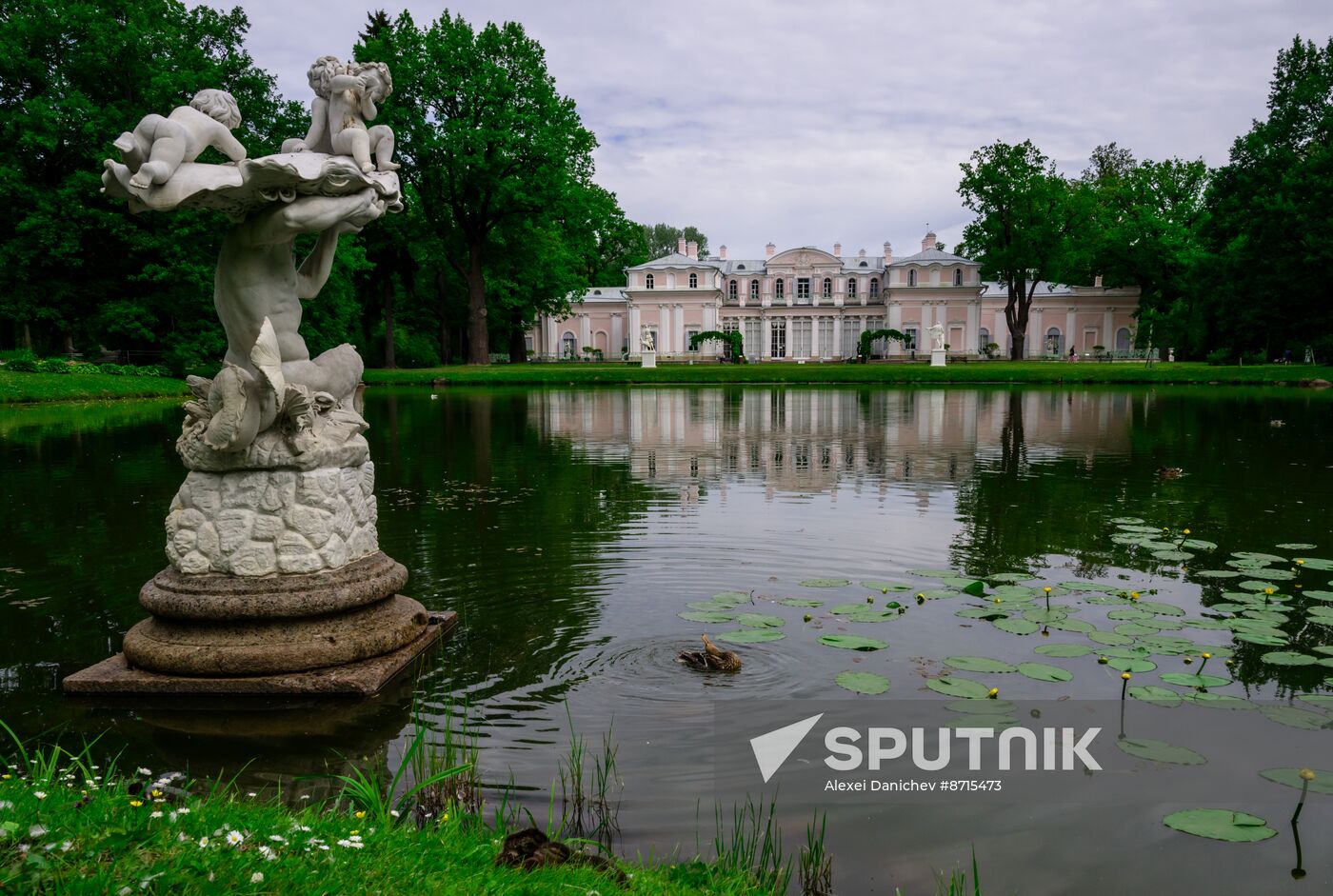 Russia Museum Peterhof Chinese Palace