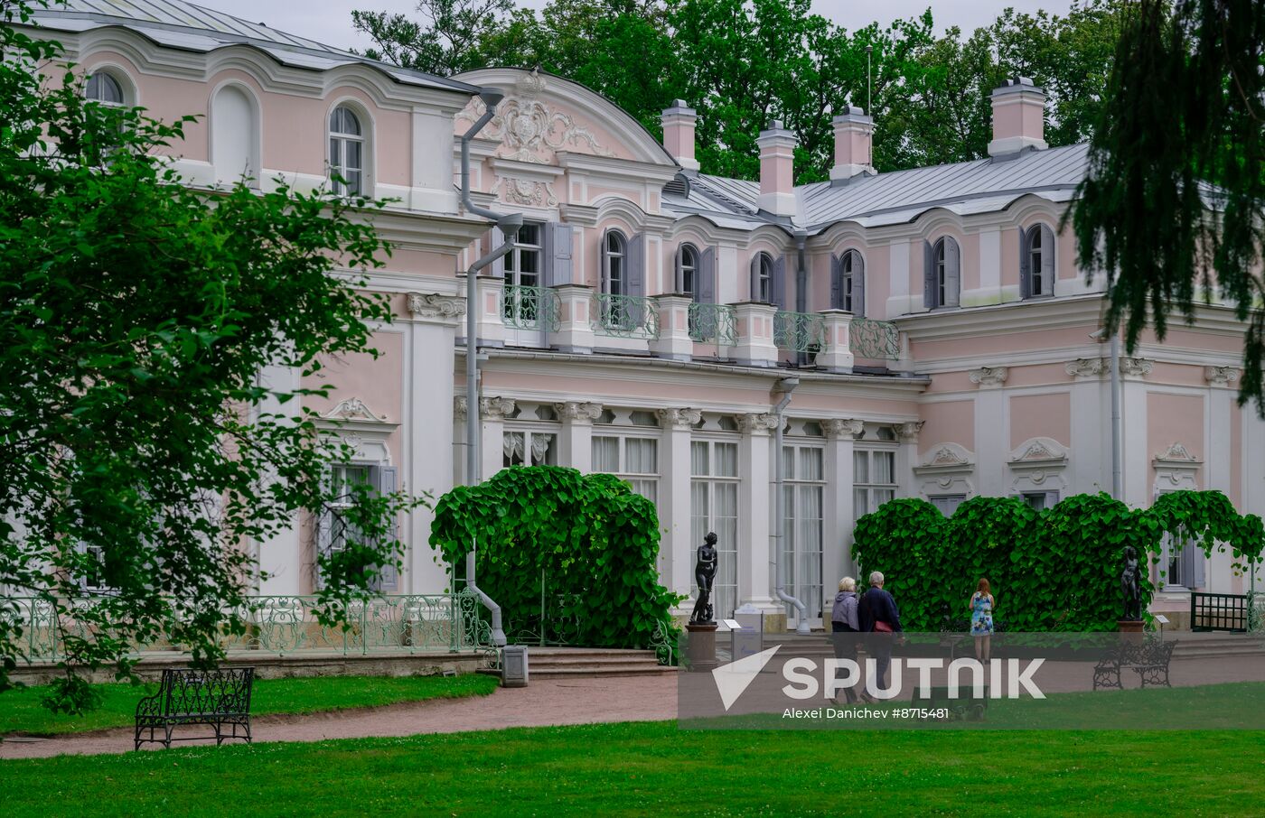 Russia Museum Peterhof Chinese Palace
