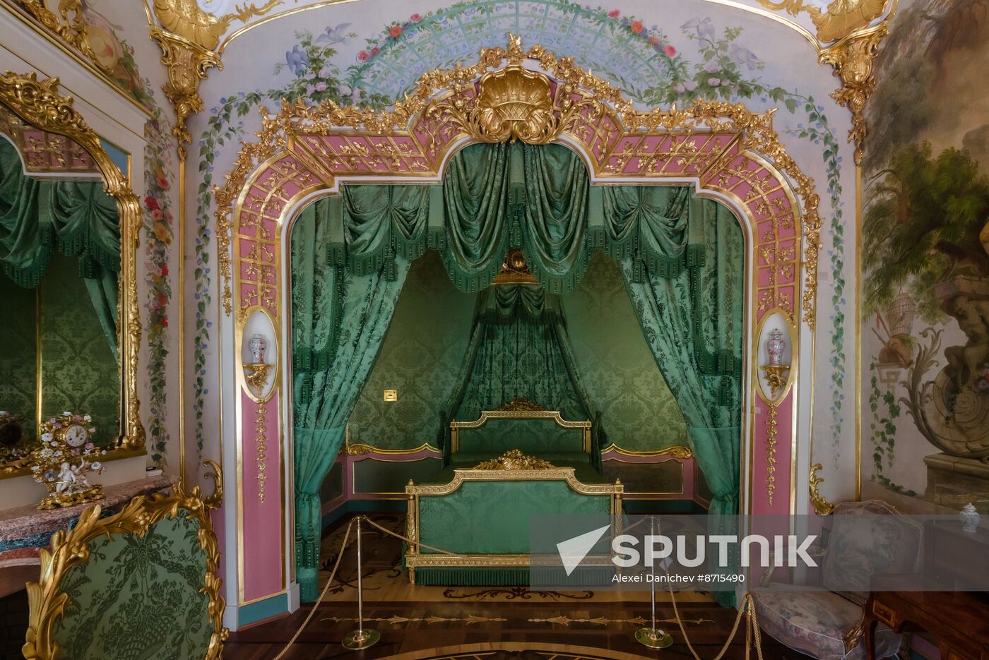 Russia Museum Peterhof Chinese Palace