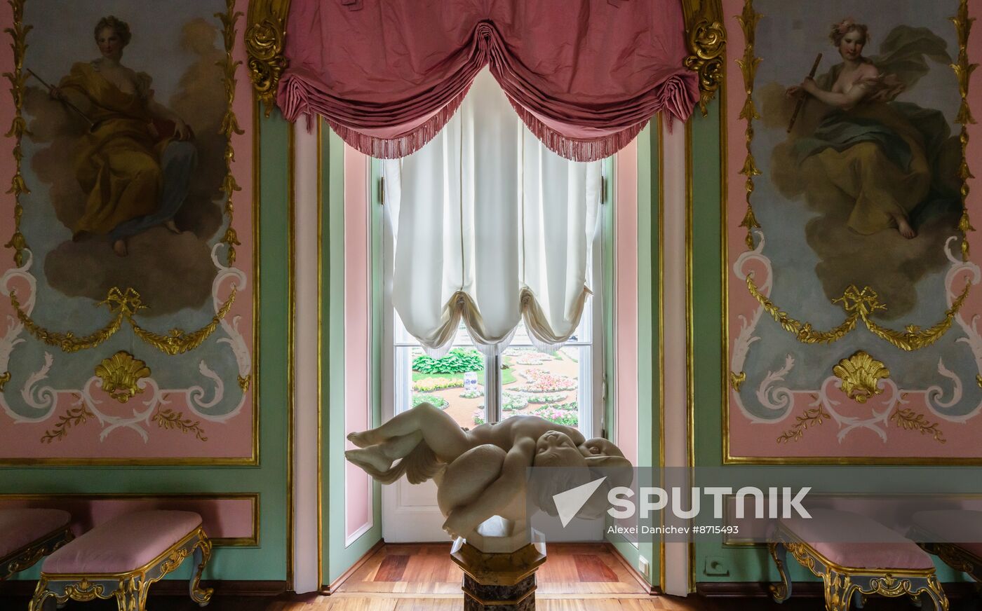 Russia Museum Peterhof Chinese Palace