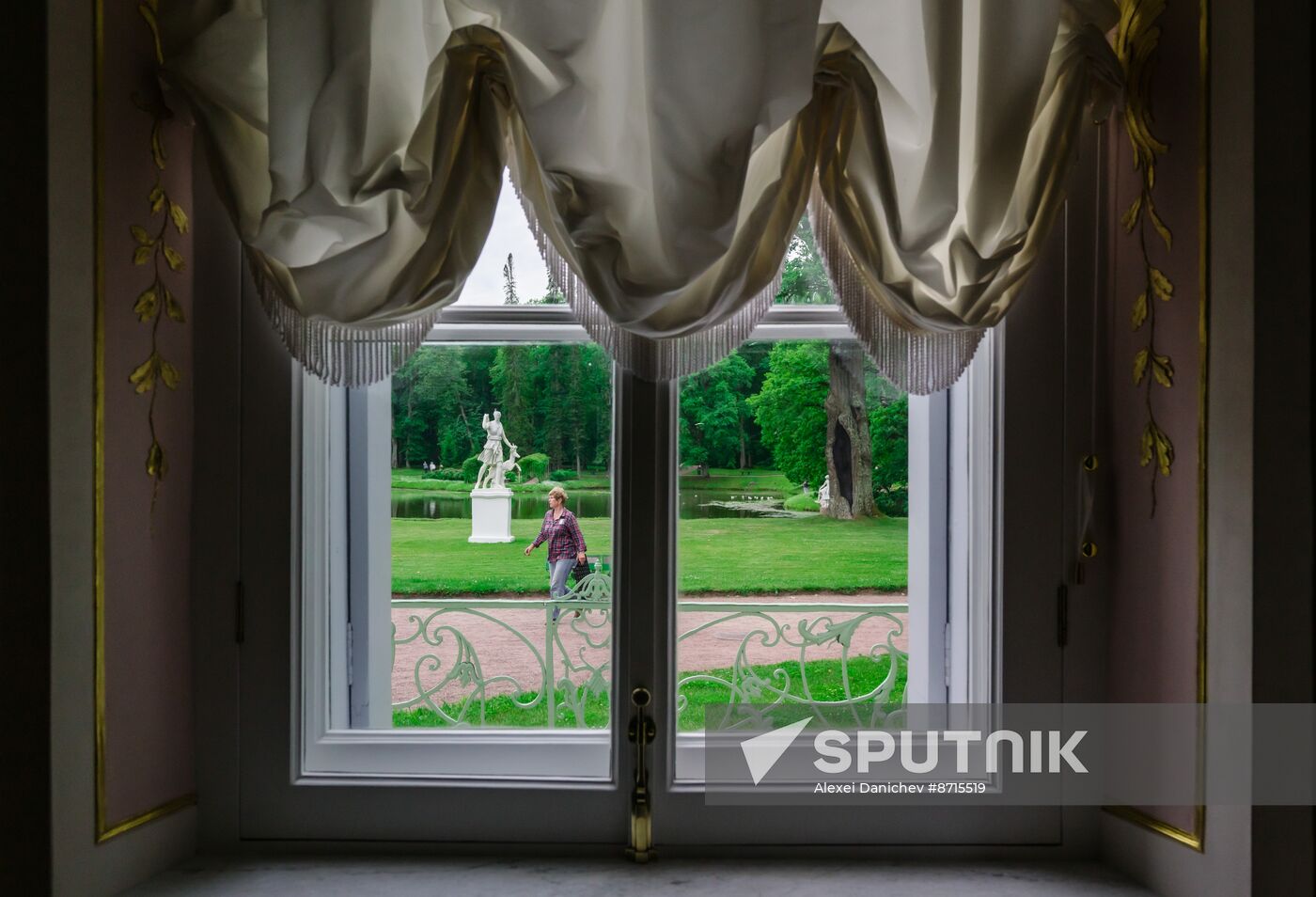 Russia Museum Peterhof Chinese Palace