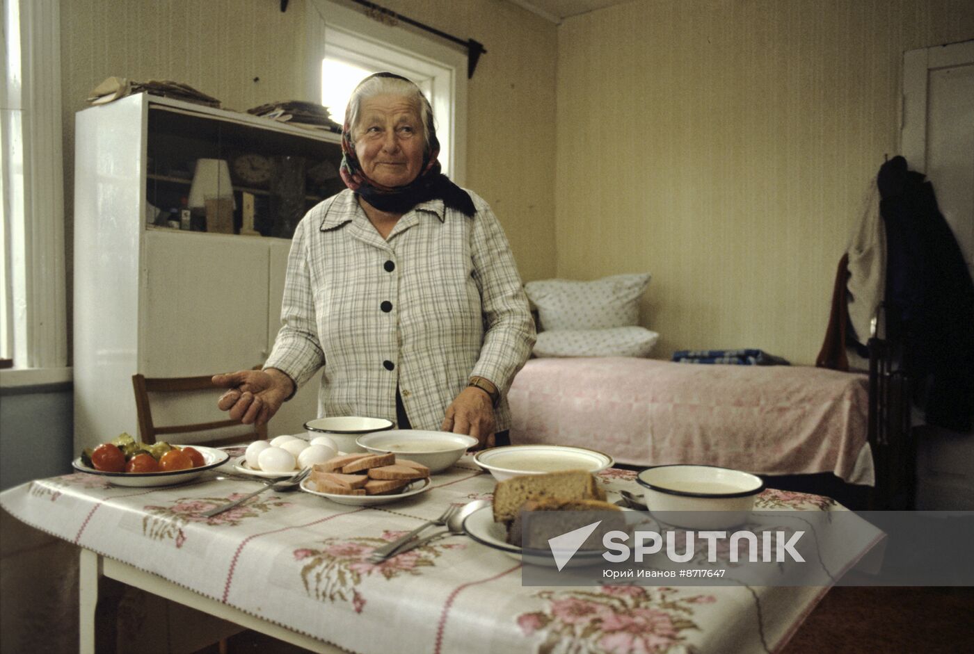 Postwoman Dorina Rogaleva