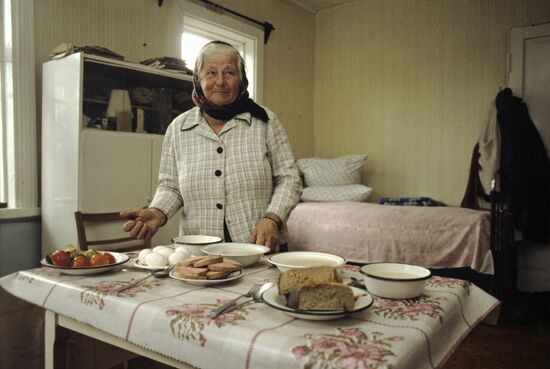 Postwoman Dorina Rogaleva