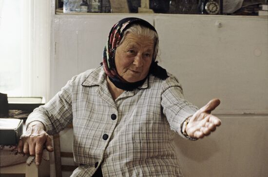 Postwoman Dorina Rogaleva