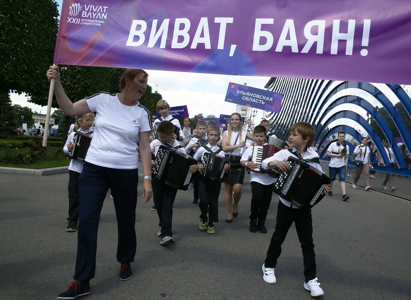 RUSSIA EXPO. Triumph of the Russian Accordion: Grand procession of playing orchestra