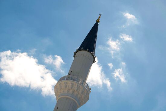 Russia Religion Cathedral Mosque