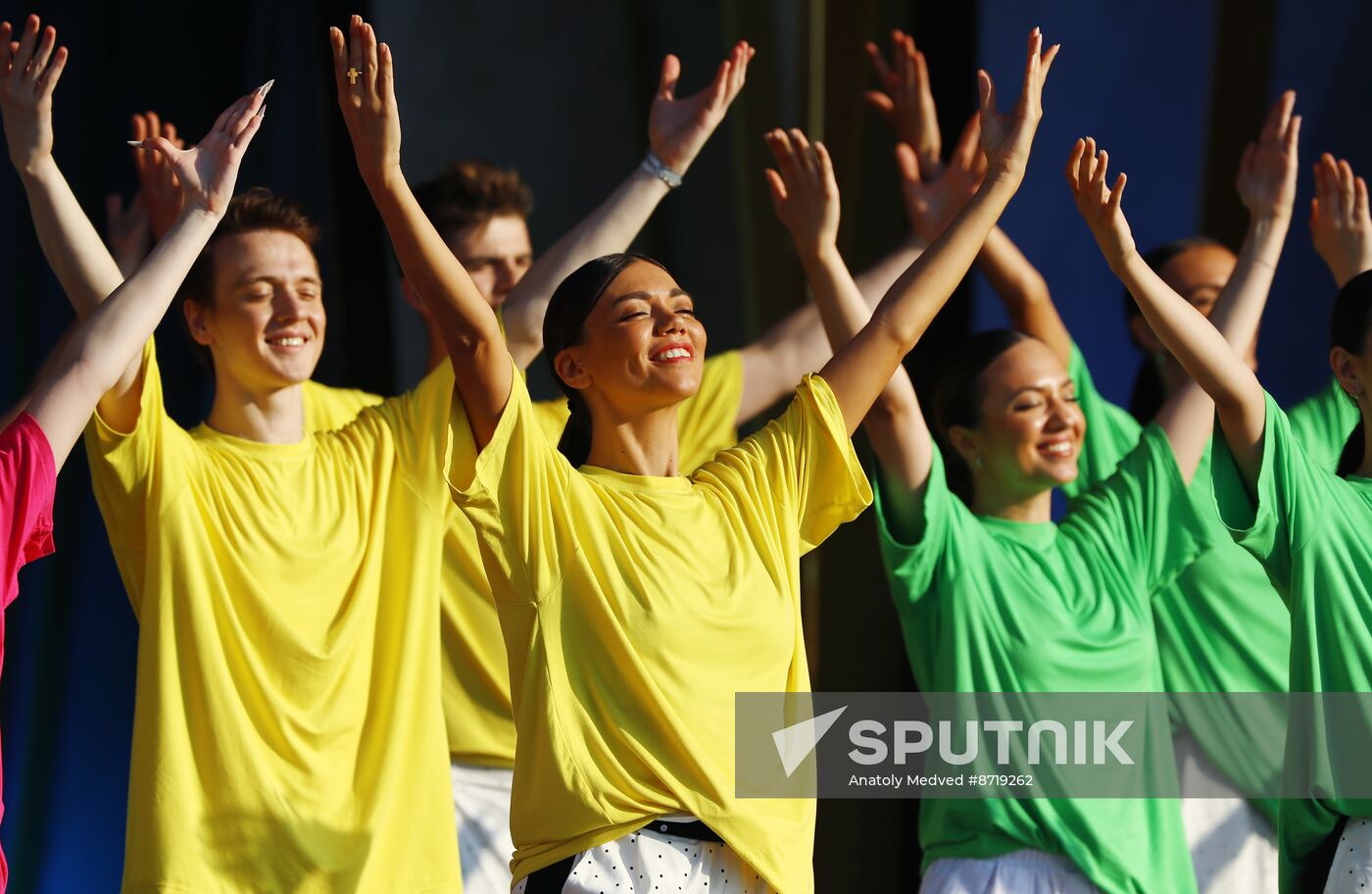 Russia EXPO. Festive concert ahead of Youth Day