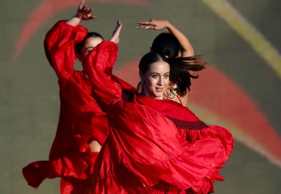 Russia EXPO. Festive concert ahead of Youth Day