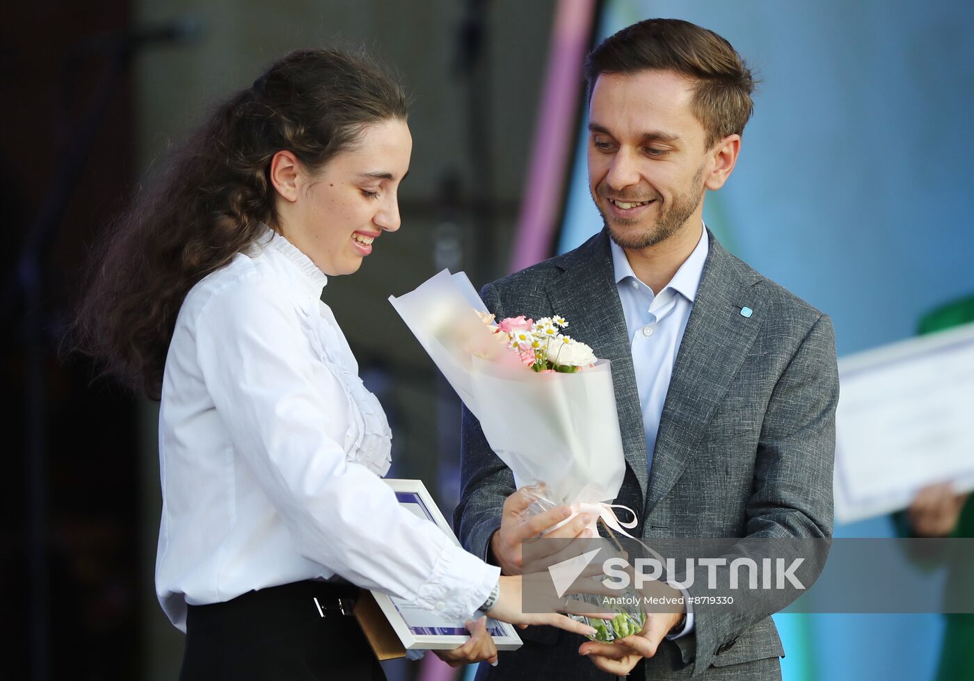 Russia EXPO. Festive concert ahead of Youth Day