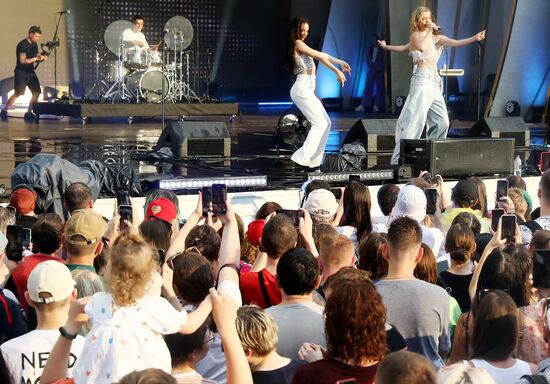 Russia International Exhibition and Forum. A festive concert ahead of Youth Day on the Main Street Stage. Yuliana Karaulova. Location: Russia, Moscow. Author: Anatoly Medved/Sputnik. Russia EXPO. Festive concert ahead of Youth Day