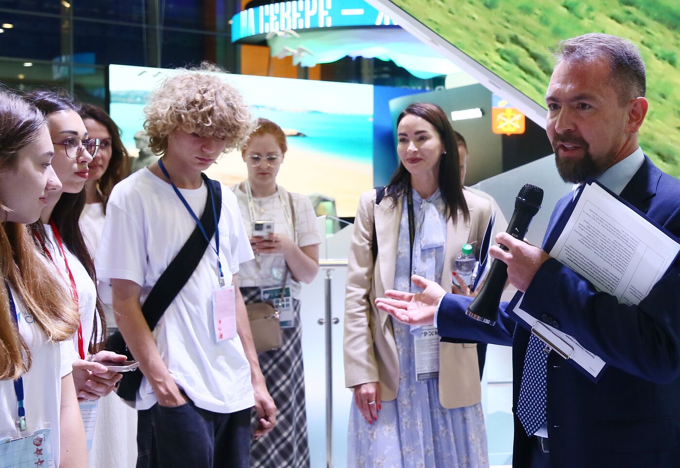 RUSSIA EXPO. Tour with Znaniye around Far Eastern regions' stands with Yury Trutnev