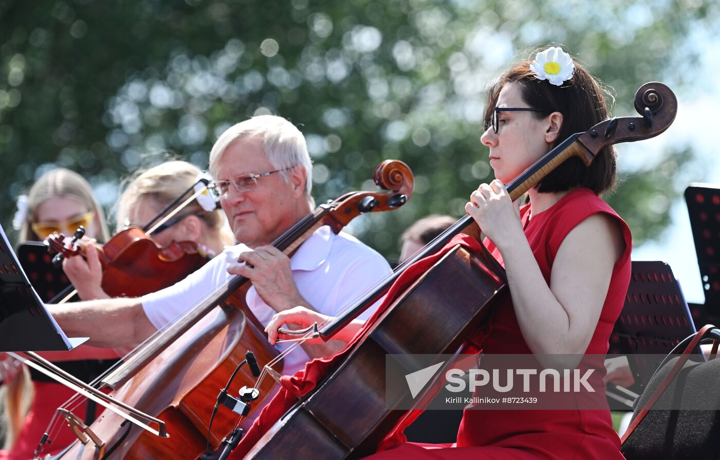 Russia Family Love Fidelity Day