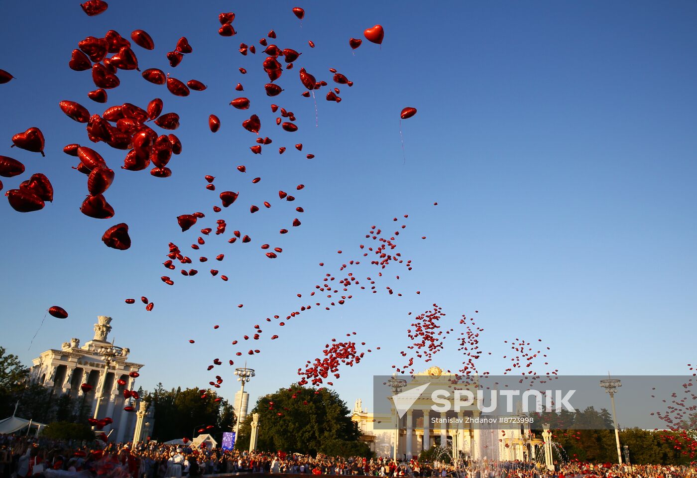 RUSSIA EXPO. Russia Has No Borders concert to mark exhibition closure