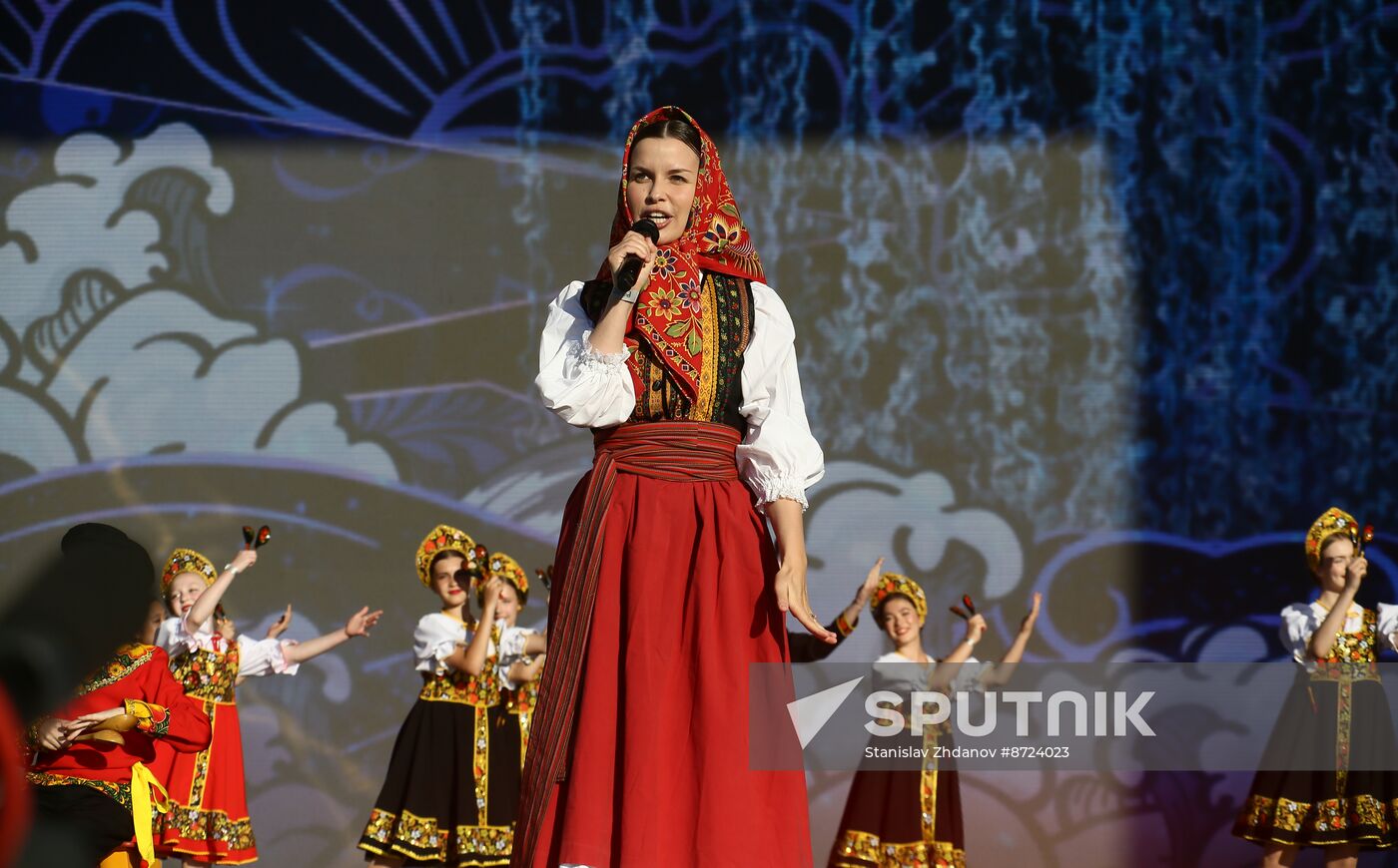 RUSSIA EXPO. Russia Has No Borders concert to mark exhibition closure