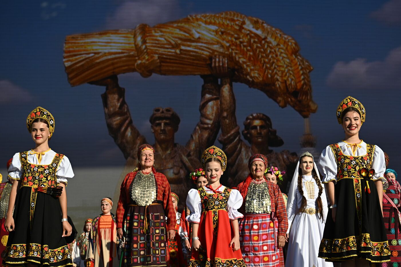 RUSSIA EXPO. Russia Has No Borders concert to mark exhibition closure