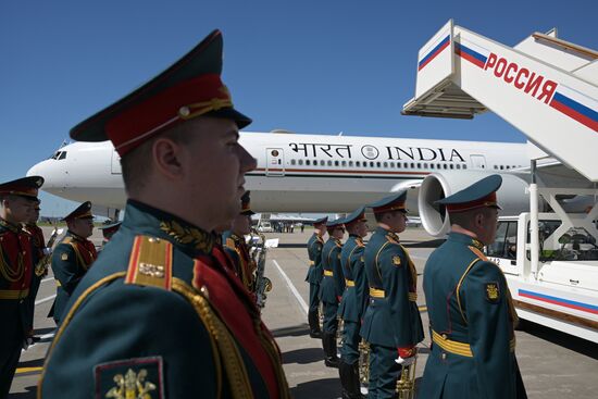 Russia India Arrival