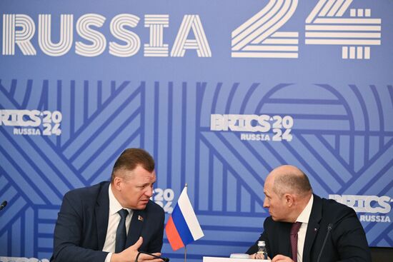 Belarusian Emergency Situations Minister Vadim Sinyavsky and Russian Emergency Situations Minister Alexander Kurenkov attend a meeting of the Heads of BRICS Emergency Agencies in Kazan, Republic of Tatarstan, Russia. Location: Russia, Republic of Tatarstan, Kazan. Author: Maksim Bogodvid/Sputnik. Meeting of the Heads of BRICS Emergency Agencies