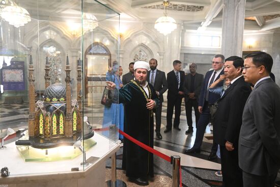 A tour of the Kul Sharif Mosque for participants in the Meeting of the Heads of BRICS Emergency Agencies. Location: Russia, Republic of Tatarstan, Kazan. Author: Mikhail Voskresenskiy. Meeting of the Heads of BRICS Emergency Agencies