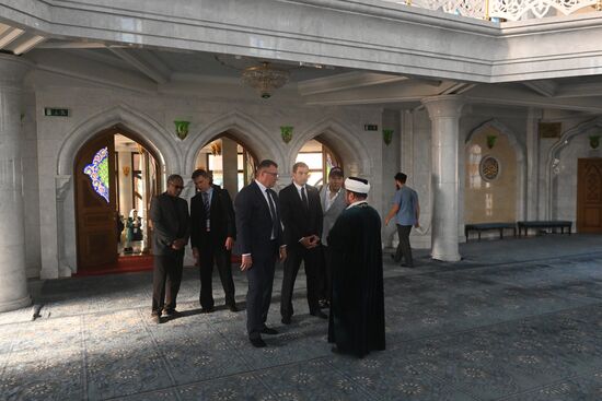 A tour of the Kul Sharif Mosque for participants in the Meeting of the Heads of BRICS Emergency Agencies. Location: Russia, Republic of Tatarstan, Kazan. Author: Mikhail Voskresenskiy. Meeting of the Heads of BRICS Emergency Agencies