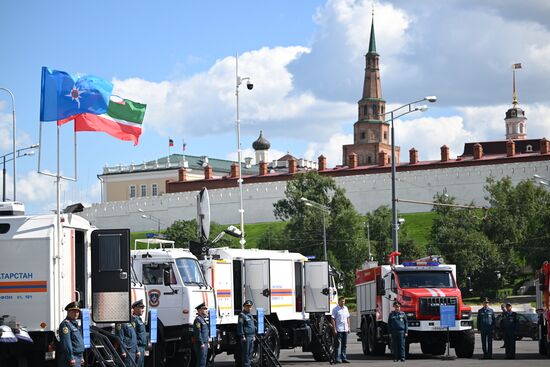The Meeting of the Heads of BRICS Emergency Agencies. A tour of the fire and rescue equipment. Location: Russia, Republic of Tatarstan, Kazan. Author: Maksim Bogodvid. Meeting of the Heads of BRICS Emergency Agencies