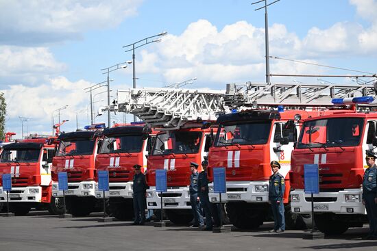 The Meeting of the Heads of BRICS Emergency Agencies. A tour of the fire and rescue equipment. Location: Russia, Republic of Tatarstan, Kazan. Author: Maksim Bogodvid. Meeting of the Heads of BRICS Emergency Agencies