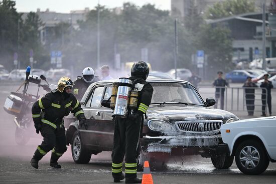 The Meeting of the Heads of BRICS Emergency Agencies. A tour of the fire and rescue equipment. Exercises to save victims of road traffic accidents. Location: Russia, Republic of Tatarstan, Kazan. Author: Maksim Bogodvid. Meeting of the Heads of BRICS Emergency Agencies