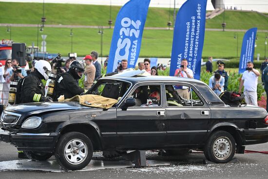 The Meeting of the Heads of BRICS Emergency Agencies. A tour of the fire and rescue equipment. Exercises to save victims of road traffic accidents. Location: Russia, Republic of Tatarstan, Kazan. Author: Maksim Bogodvid. Meeting of the Heads of BRICS Emergency Agencies