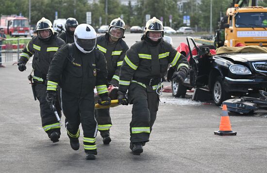 The Meeting of the Heads of BRICS Emergency Agencies. A tour of the fire and rescue equipment. Exercises to save victims of road traffic accidents. Location: Russia, Republic of Tatarstan, Kazan. Author: Maksim Bogodvid. Meeting of the Heads of BRICS Emergency Agencies