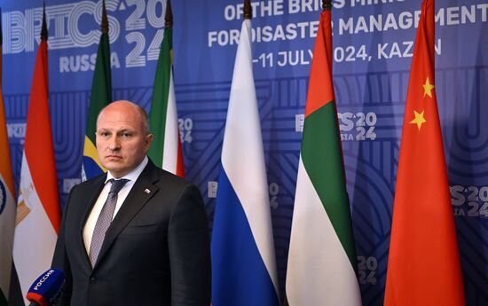 Meeting of the Heads of BRICS Emergency Agencies. Press scrum. Minister for Civil Defence, Emergencies and Natural Disaster Relief of the Russian Federation Alexander Kurenkov. Location: Russia, Republic of Tatarstan, Kazan. Author: Maksim Bogodvid. Meeting of the Heads of BRICS Emergency Agencies