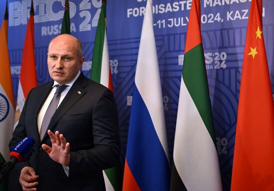 Meeting of the Heads of BRICS Emergency Agencies. Press scrum. Minister for Civil Defence, Emergencies and Natural Disaster Relief of the Russian Federation Alexander Kurenkov. Location: Russia, Republic of Tatarstan, Kazan. Author: Maksim Bogodvid. Meeting of the Heads of BRICS Emergency Agencies