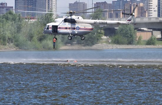 Meeting of the Heads of BRICS Emergency Agencies. An exercise to rescue people on bodies of water using ships and aircraft of the Russian Ministry for Civil Defense, Emergencies and Disaster Relief. Location: Russia, Republic of Tatarstan, Kazan. Author: Mikhail Voskresenskiy. Meeting of the Heads of BRICS Emergency Agencies
