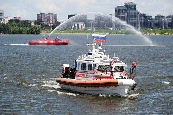 Meeting of the Heads of BRICS Emergency Agencies. An exercise to rescue people on bodies of water using ships and aircraft of the Russian Ministry for Civil Defense, Emergencies and Disaster Relief. Location: Russia, Republic of Tatarstan, Kazan. Author: Mikhail Voskresenskiy. Meeting of the Heads of BRICS Emergency Agencies