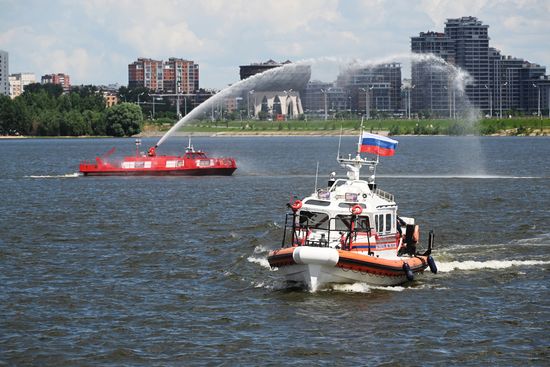 Meeting of the Heads of BRICS Emergency Agencies. An exercise to rescue people on bodies of water using ships and aircraft of the Russian Ministry for Civil Defense, Emergencies and Disaster Relief. Location: Russia, Republic of Tatarstan, Kazan. Author: Mikhail Voskresenskiy. Meeting of the Heads of BRICS Emergency Agencies