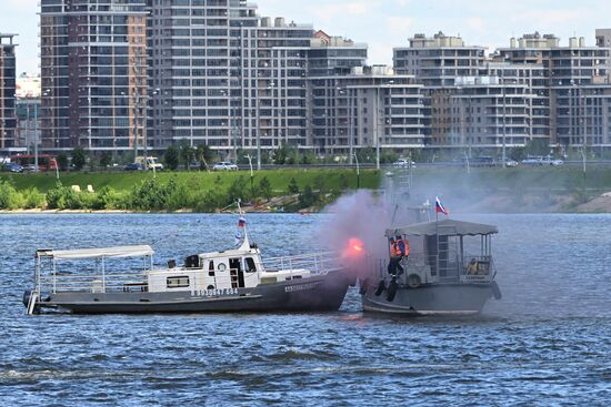 Meeting of the Heads of BRICS Emergency Agencies. An exercise to rescue people on bodies of water using ships and aircraft of the Russian Ministry for Civil Defense, Emergencies and Disaster Relief. Location: Russia, Republic of Tatarstan, Kazan. Author: Mikhail Voskresenskiy. Meeting of the Heads of BRICS Emergency Agencies
