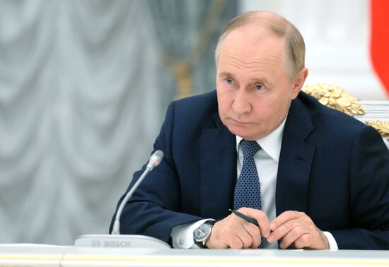 Russia Putin New Regions Socioeconomic Development