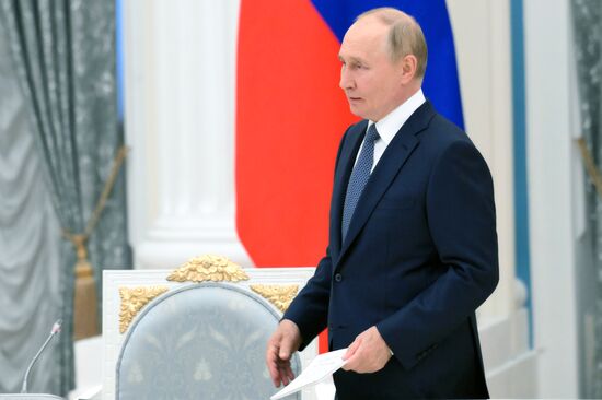 Russia Putin New Regions Socioeconomic Development